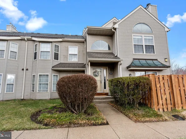2404 Brookhaven Dr #330, Morrisville, PA 19067