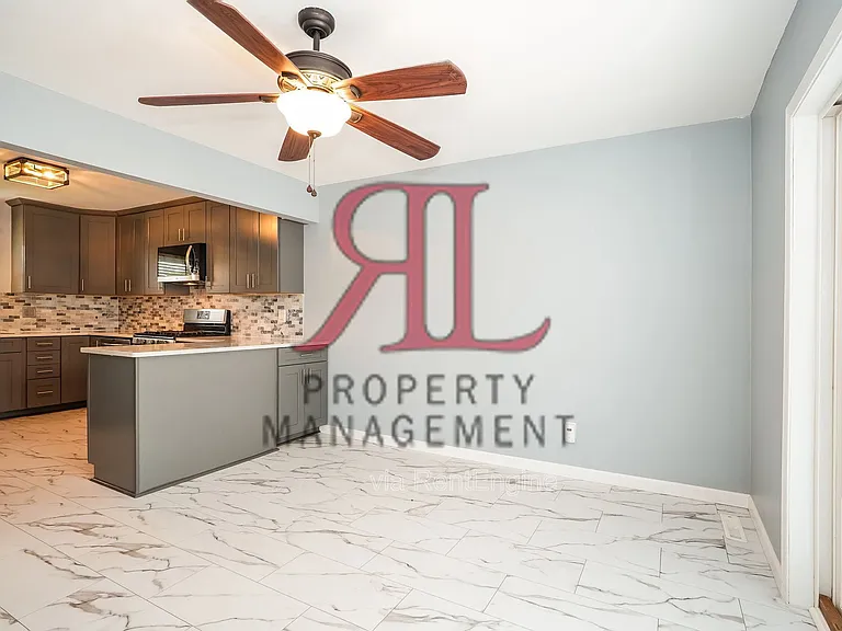 3501 Woodlawn Ave — Photo 6