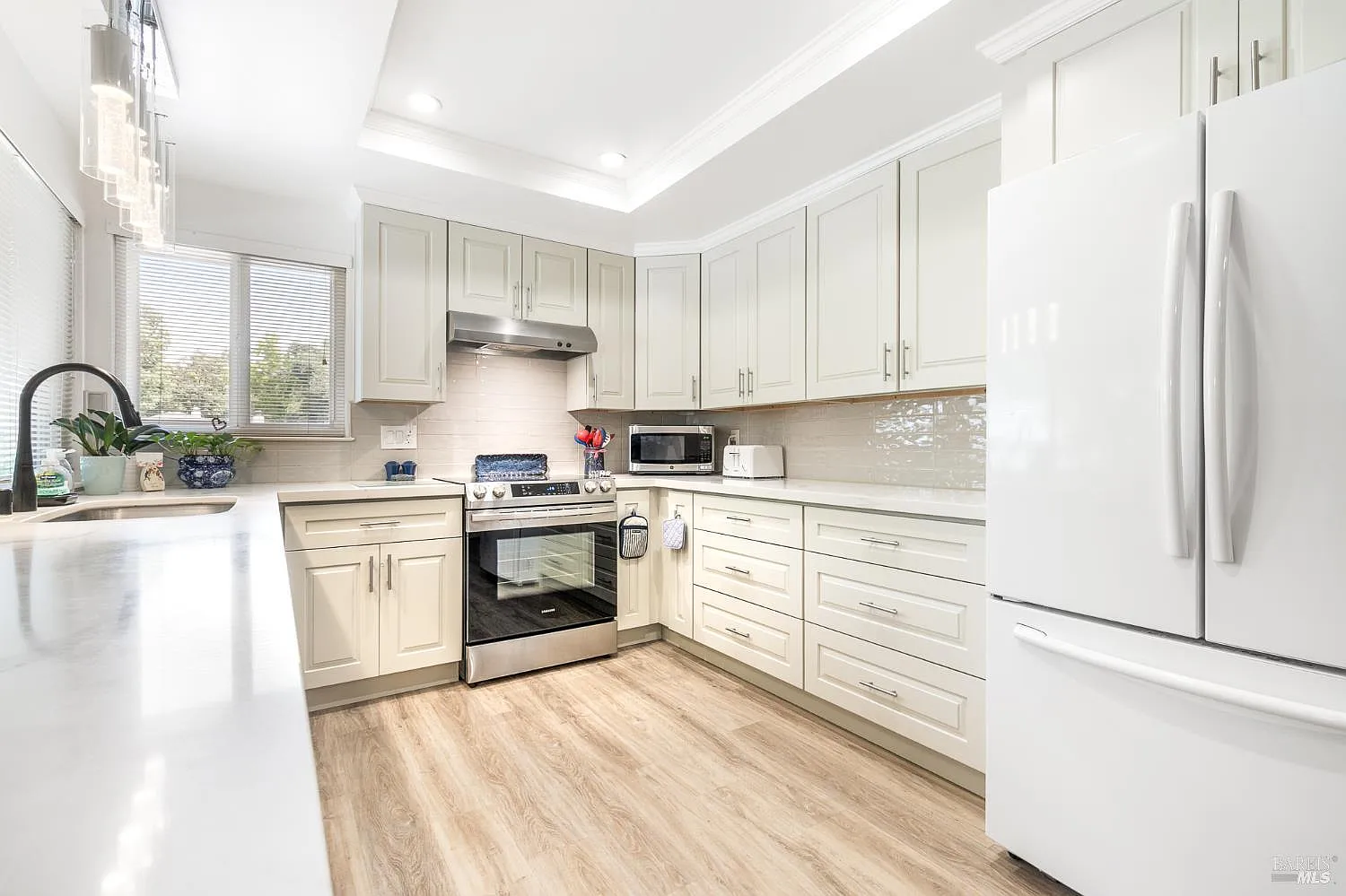 6497 Meadowridge Drive - Photo 11
