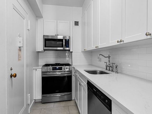 5th image of 945 5th Ave APT 18E
