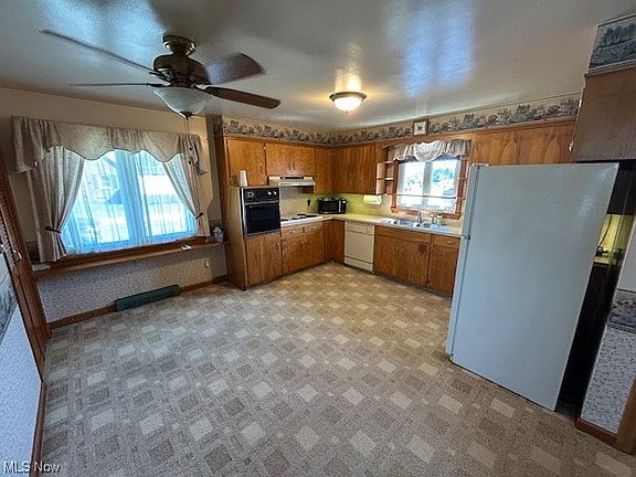 2nd image of 2106 W High St