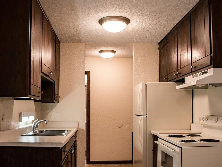 Lauderdale Hollows Apartments — Photo 1