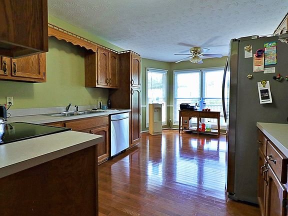2nd image of 2985 Brangus Ln