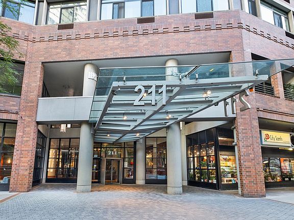 2nd image of 211 E Ohio St APT 2118