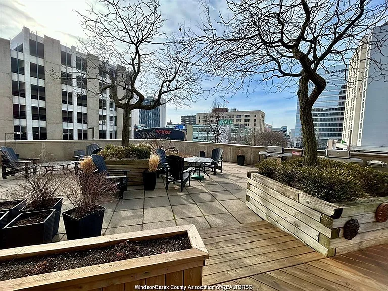75 Riverside Dr E #901 — Photo 23