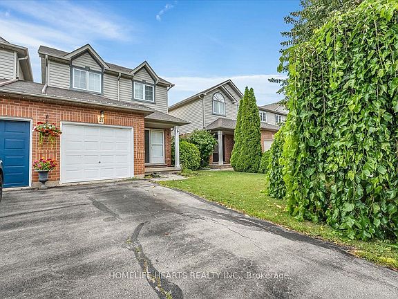3rd image of 21 Bronte Ct