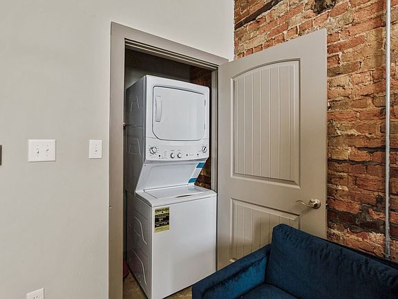 2nd image of 143 SE Main St #1B