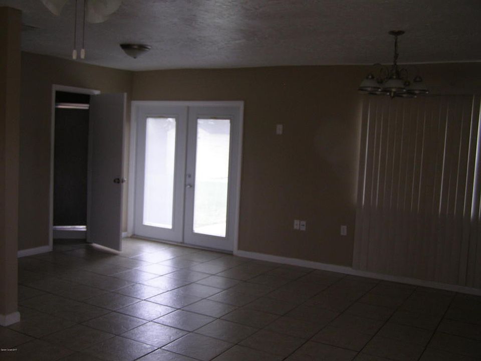 2nd image of 3032 Dairy Ter NE