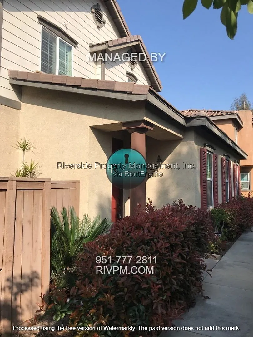 3 bed, 2.5 bath, 1384 sqft, $2,995 — Photo 3