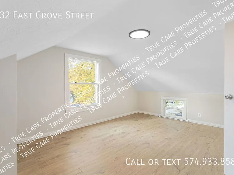 232 E Grove St — Photo 24
