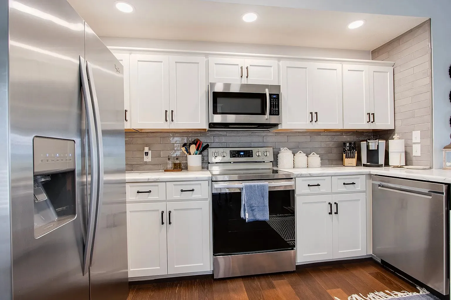 3 bed, 1214 sqft, $2,300 — Photo 4