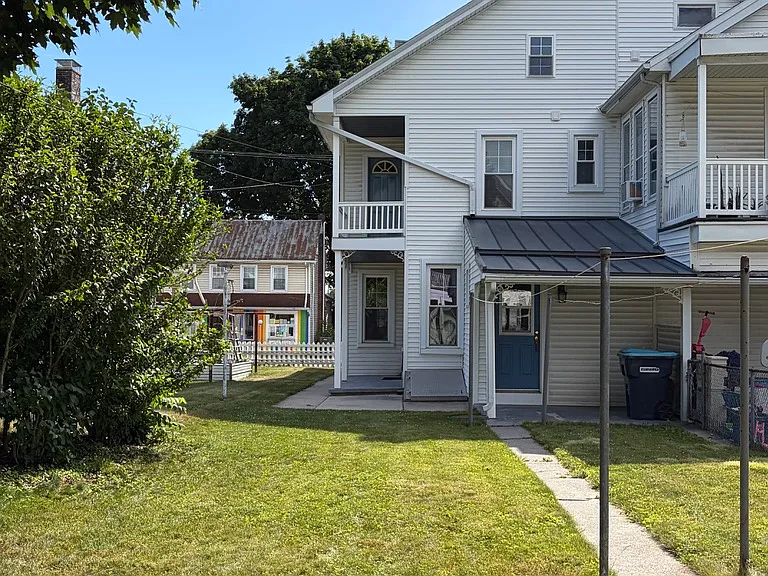 108 N Railroad St — Photo 4