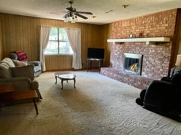 709 Division St, Greenwood, AR 72936