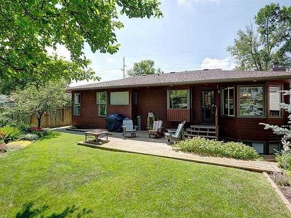 2nd image of 76 S Sunmount Rd SE