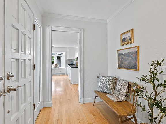 4th image of 1010 Ortega Cir