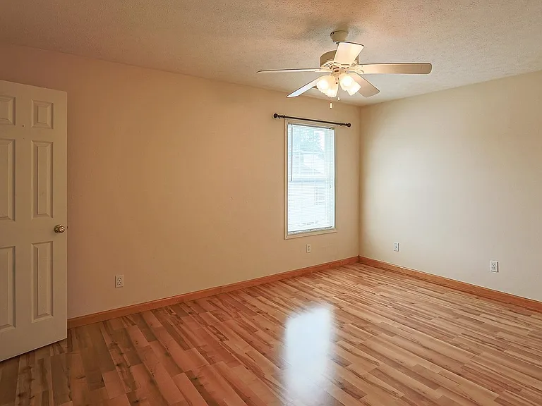 2623 E Oaklawn Ct — Photo 18