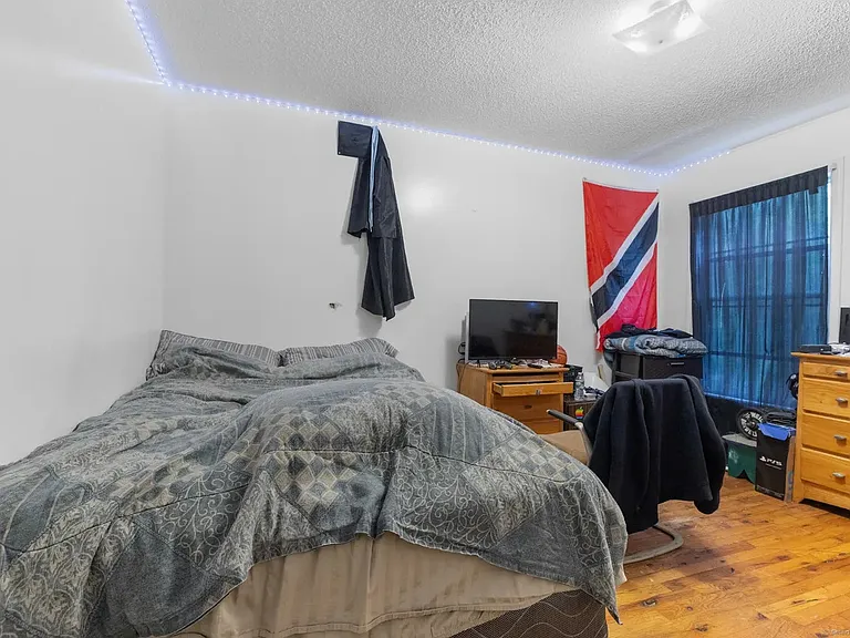 24 Florence St #2 — Photo 10