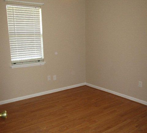 4th image of 2410 Mims Rd