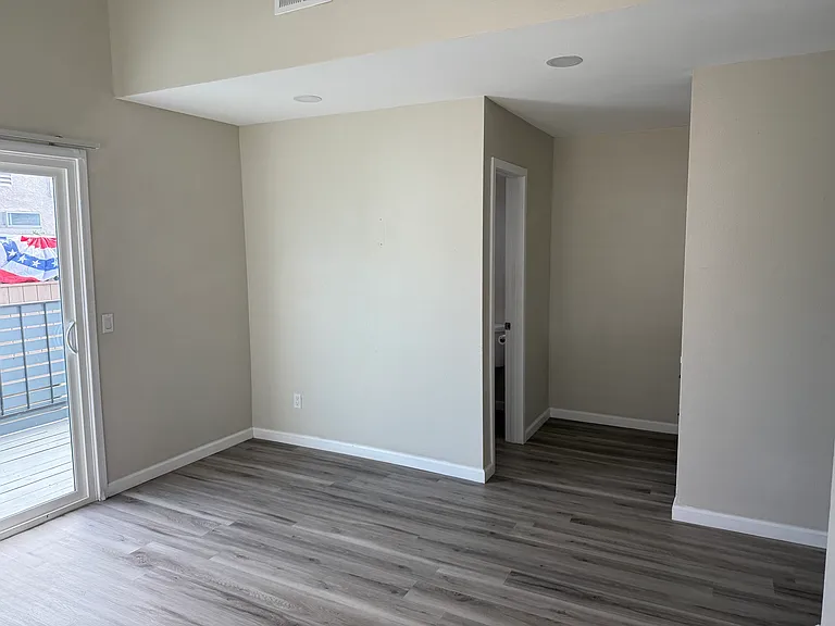 2518 England St #5 — Photo 18