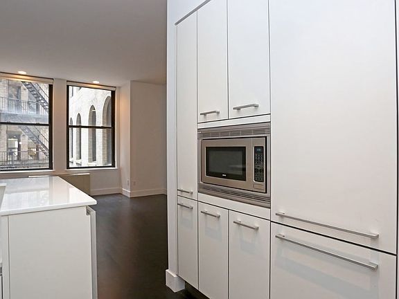 3rd image of 25 Broad St APT 8R