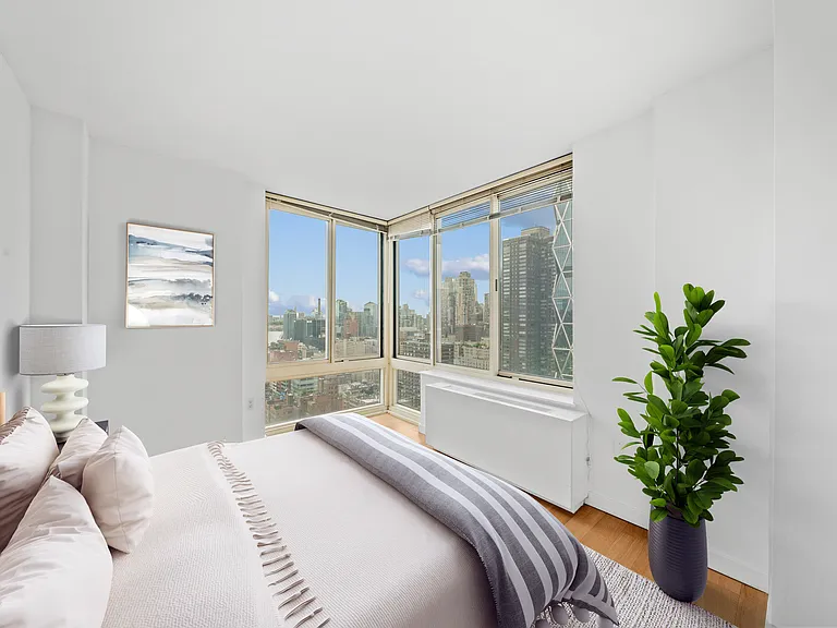 260 W 54th St #31B — Photo 2