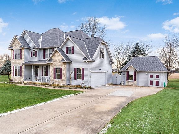 4th image of 4827 Meadowgrove Dr