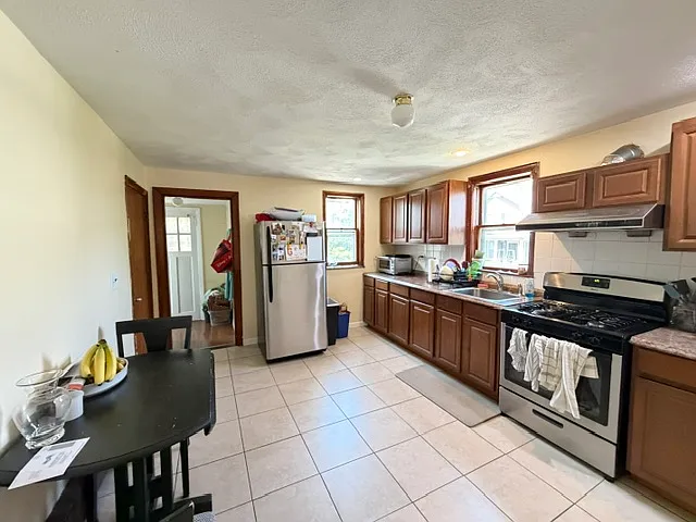 38 Illinois Ave #2 — Photo 5