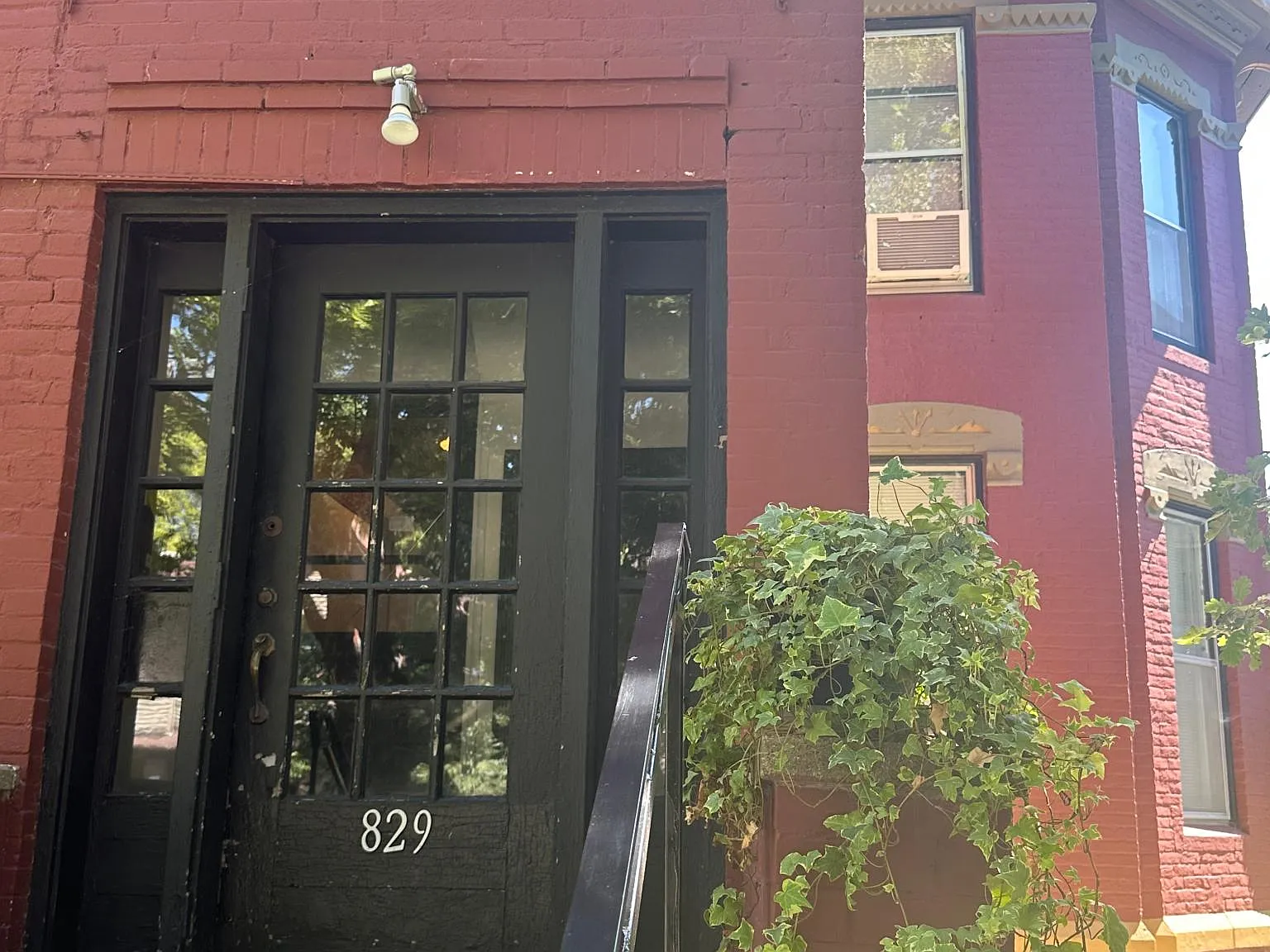 829 18th St — Photo 3