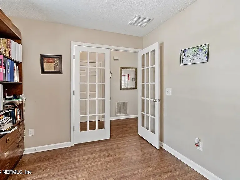 9155 Mill Grove Dr — Photo 9