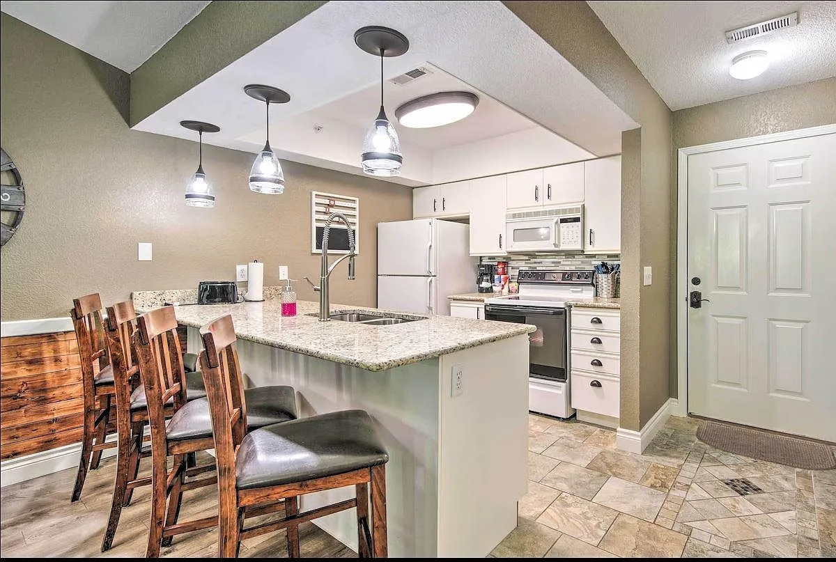 2 bed, 1100 sqft, $1,599 — Photo 3