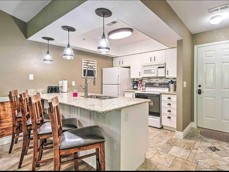 200 Golf View Dr #9 — Photo 3
