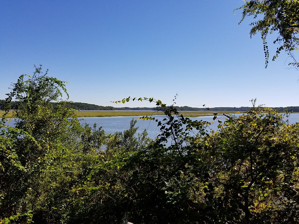 1st image of 10 Lucy Creek Dr