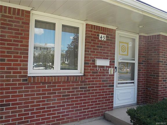 2nd image of 49 Nantucket Dr W
