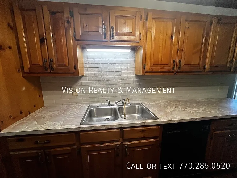 150 Castlegate Cir — Photo 11