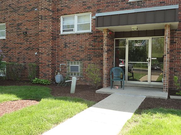 4th image of 5740 East Ave APT 2B