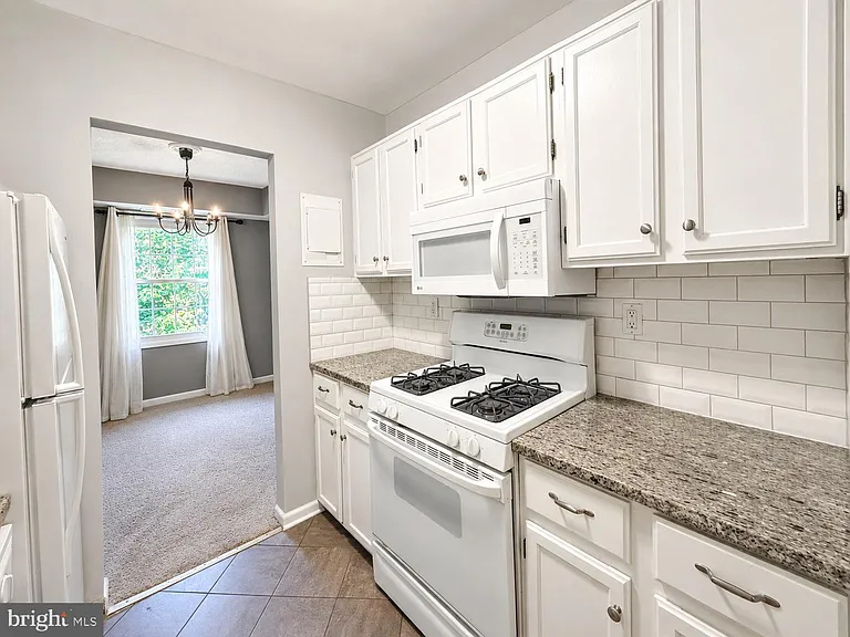 3830 Lyndhurst Dr #303 — Photo 4