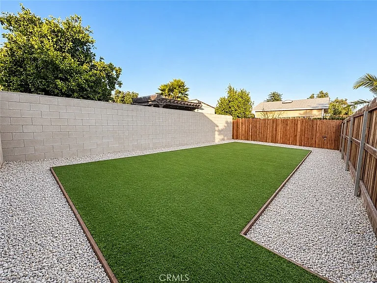 13302 Beaver St — Photo 7