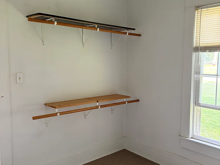 301 S Walnut St — Photo 14