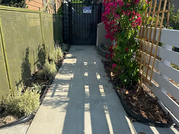 116 W Arbor St #B, Long Beach, CA 90805