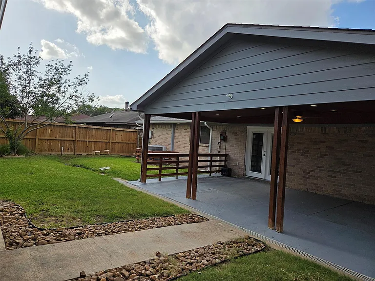 15415 Beechnut St — Photo 21