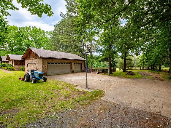 2nd image of 3040 Campground Rd