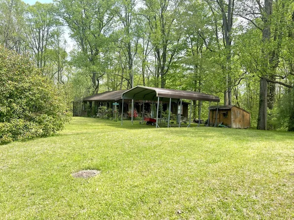 102 Point Dr, Gallipolis, OH 45631