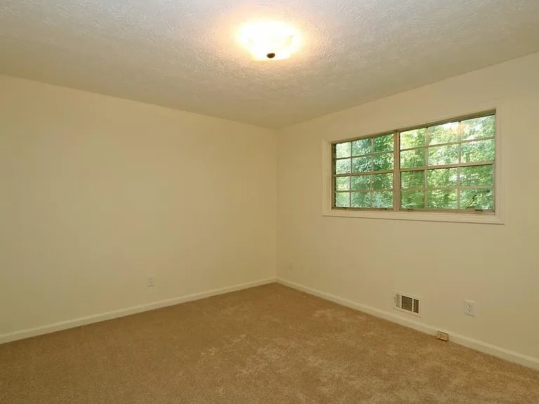 4215 Fawn Ln SE — Photo 14