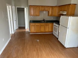 218 3rd St #2F, Elizabethport, NJ 07206