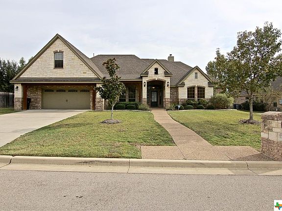 2nd image of 6003 Wooded Creek Cv