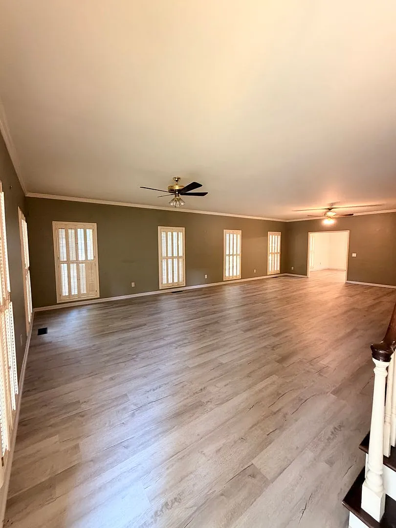 Residential Home on East University Drive!! — Photo 3