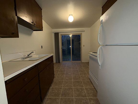 4th image of 11217 59th Avenue Ct E #9