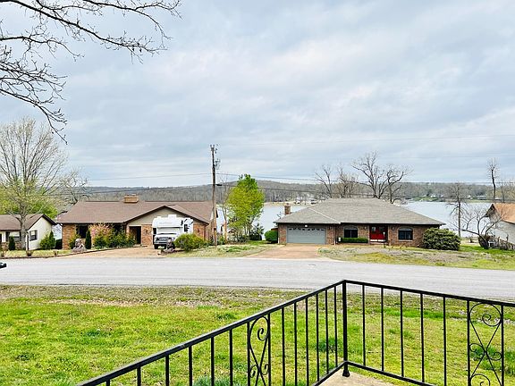 2nd image of 502 Primrose Ln
