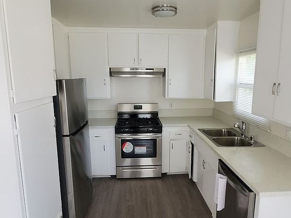 2nd image of 6731 Whitsett Ave #1