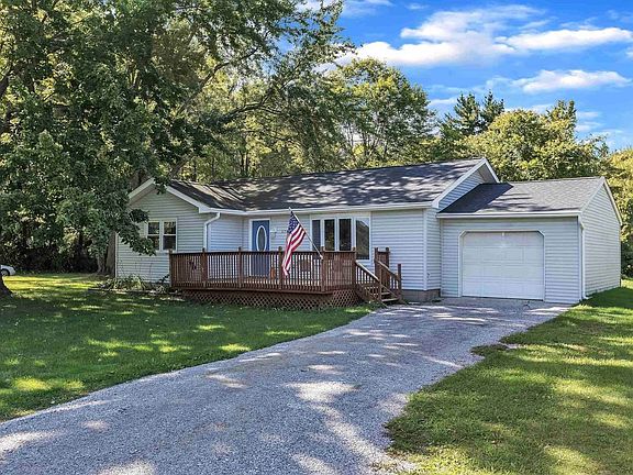 3rd image of 5795 N Lake Dr